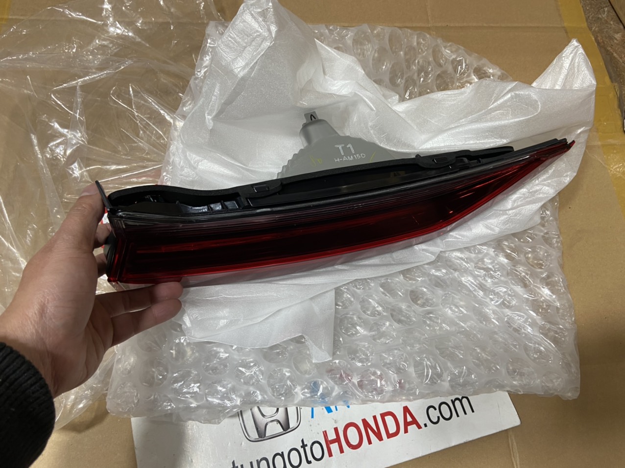 Đèn hậu miếng trên cốp xe Honda CRV 2021-2022